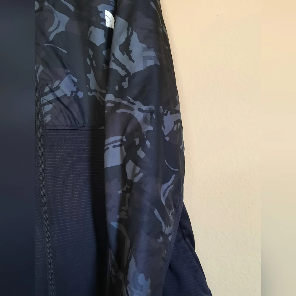 The North Face Men's Black and Gray Lightweight Jacket Sweatshirt Hoodie